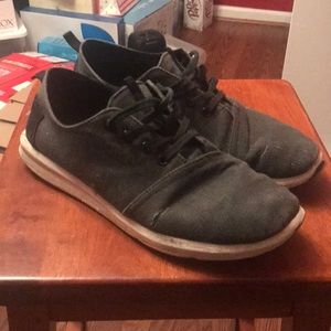 Toms